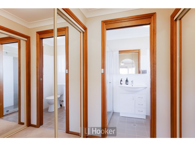 4 Honister Close, Lakelands NSW 2282