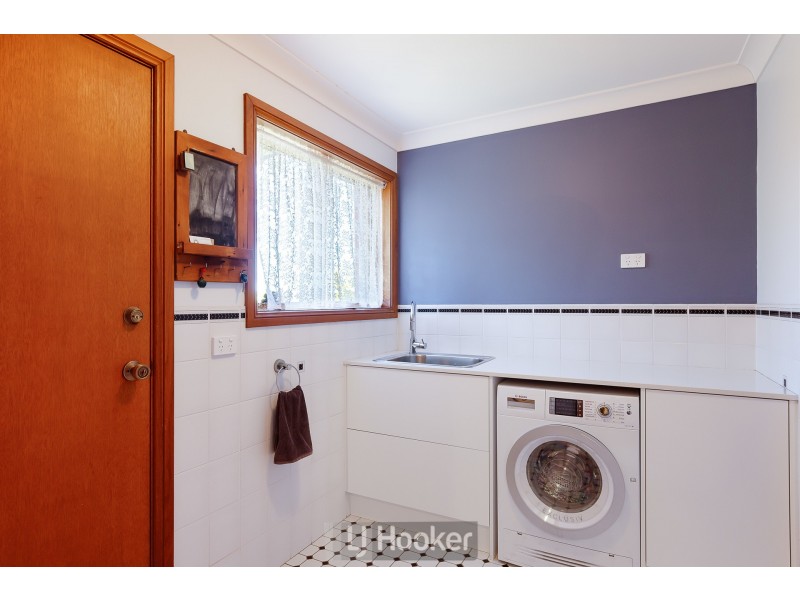 4 Honister Close, Lakelands NSW 2282