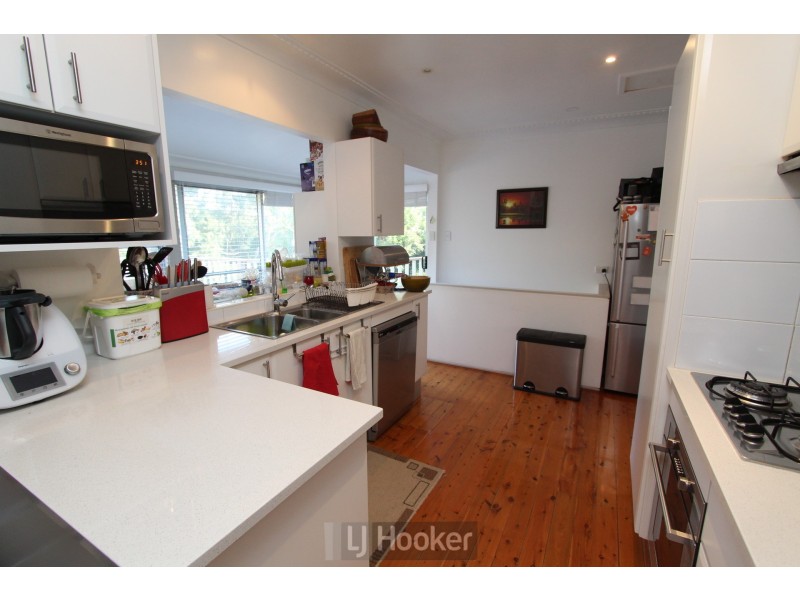 49 Creswell Avenue, Charlestown NSW 2290