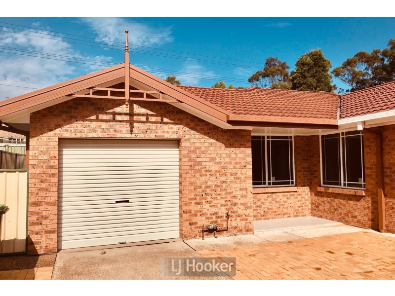 2/38 Connaught Road, Valentine NSW 2280
