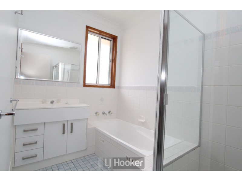 2/38 Connaught Road, Valentine NSW 2280