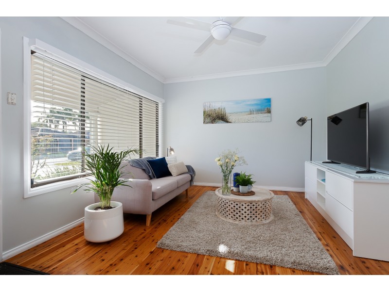 18 Jones Avenue, Warners Bay NSW 2282