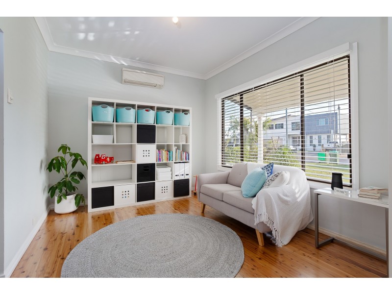 18 Jones Avenue, Warners Bay NSW 2282