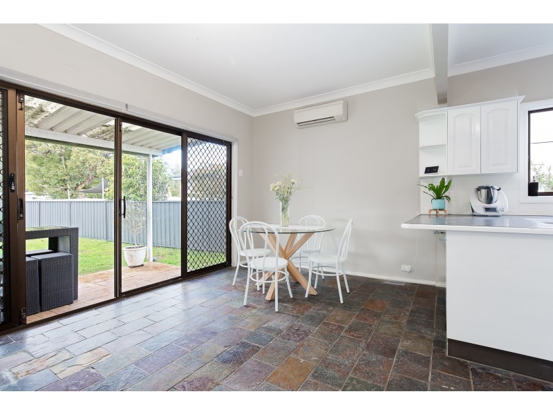 18 Jones Avenue, Warners Bay NSW 2282