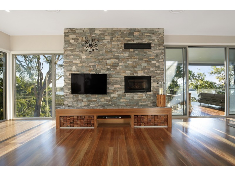 21 Pannamena Crescent, Eleebana NSW 2282