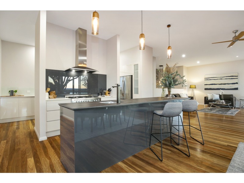 21 Pannamena Crescent, Eleebana NSW 2282