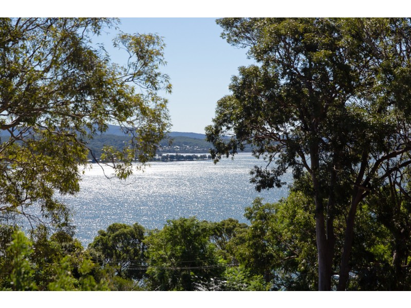 21 Pannamena Crescent, Eleebana NSW 2282