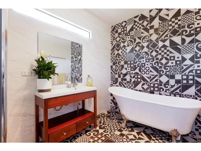 19 Albert Street, Warners Bay NSW 2282