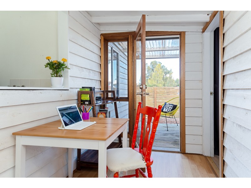 19 Albert Street, Warners Bay NSW 2282