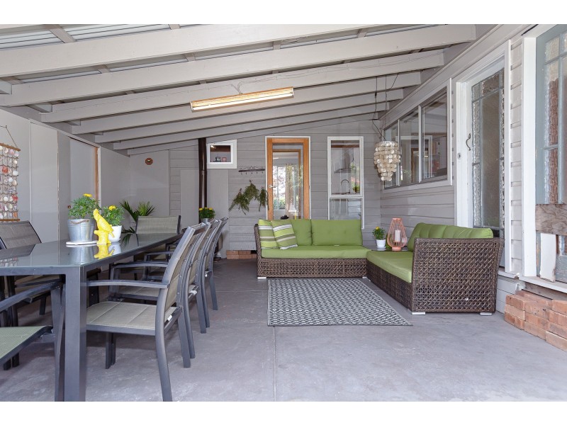 19 Albert Street, Warners Bay NSW 2282