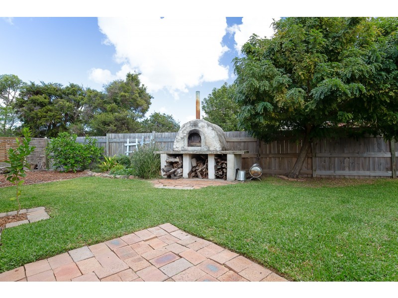 19 Albert Street, Warners Bay NSW 2282