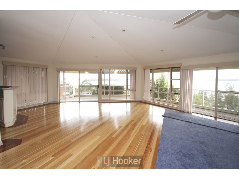6 Cecil Avenue, Wangi Wangi NSW 2267