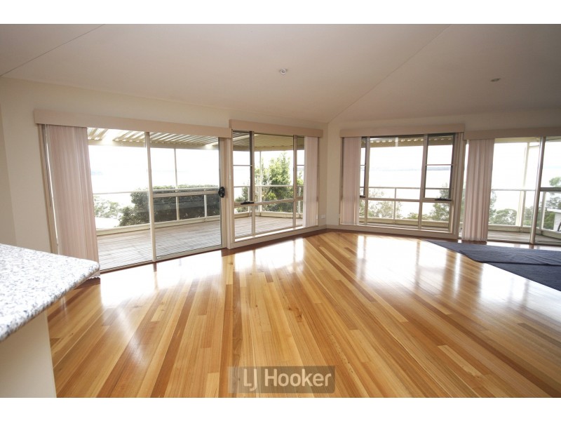 6 Cecil Avenue, Wangi Wangi NSW 2267