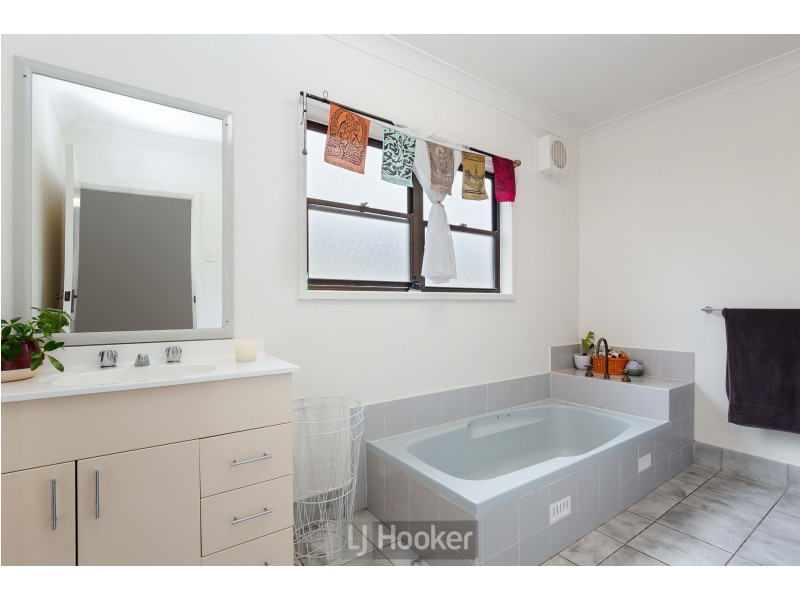 17 Speers Street, Speers Point NSW 2284
