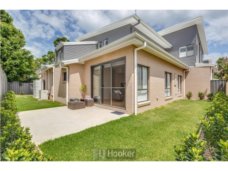 4/10 Queen Street, Warners Bay NSW 2282