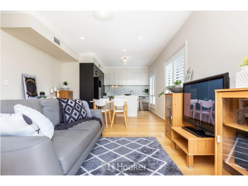 4/10 Queen Street, Warners Bay NSW 2282