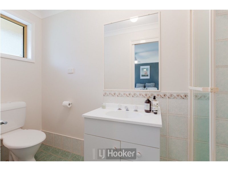 4 Lakeshore Close, Kilaben Bay NSW 2283