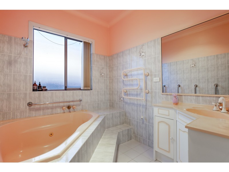 17 Wellings Street, Warners Bay NSW 2282