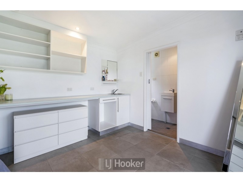 9 Hughes Avenue, Warners Bay NSW 2282