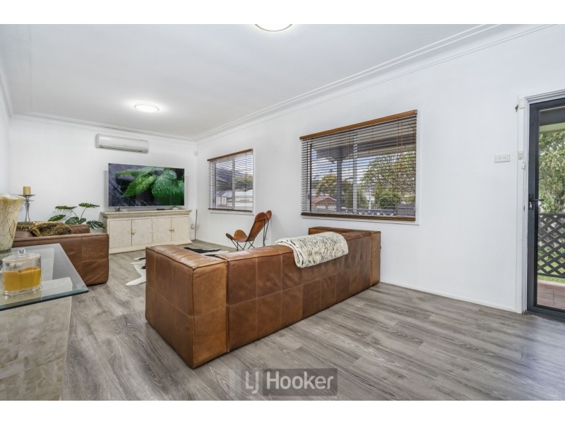 9 Hughes Avenue, Warners Bay NSW 2282