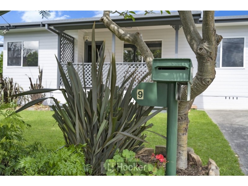 9 Hughes Avenue, Warners Bay NSW 2282