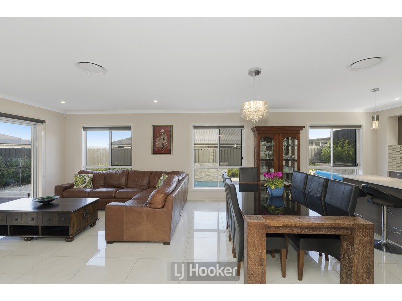 10 Olsen Crescent, Warners Bay NSW 2282