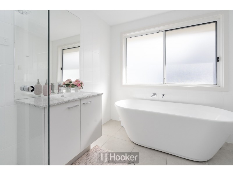 10 Olsen Crescent, Warners Bay NSW 2282