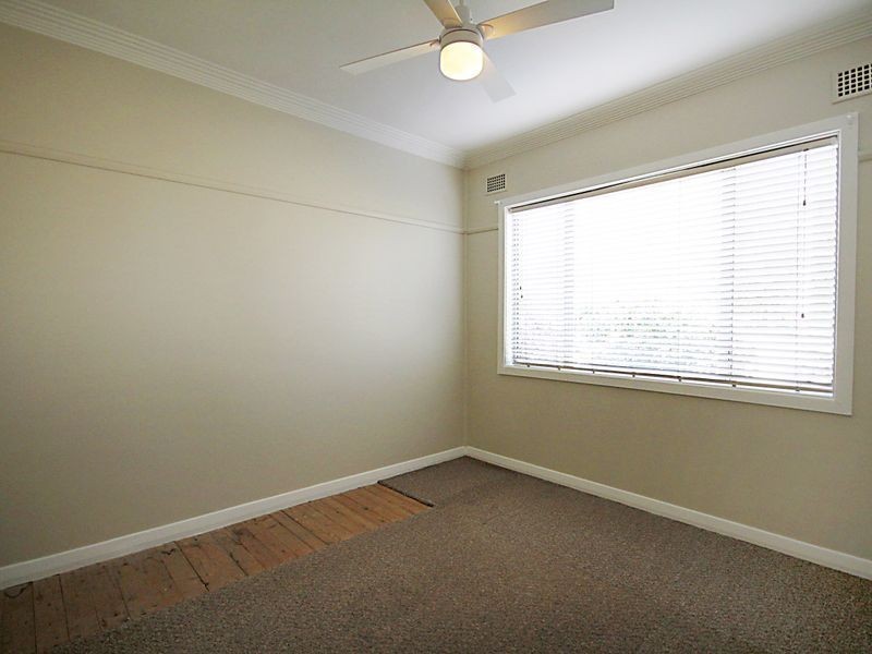 82 Anzac Parade, Toronto NSW 2283