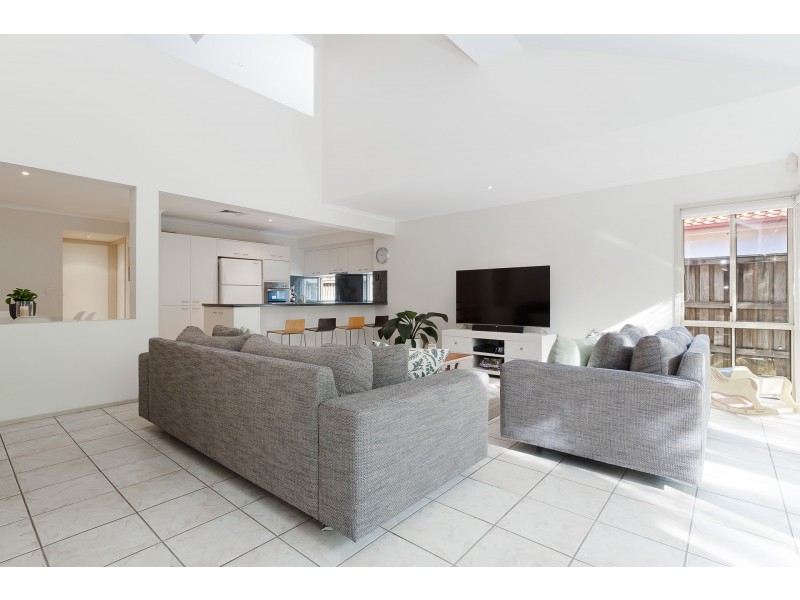 3 Boatmans Row, Eleebana NSW 2282