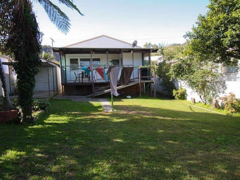 100 Berkeley Street, Speers Point NSW 2284