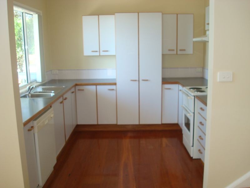 126 Fishing Point Road, Fishing Point NSW 2283