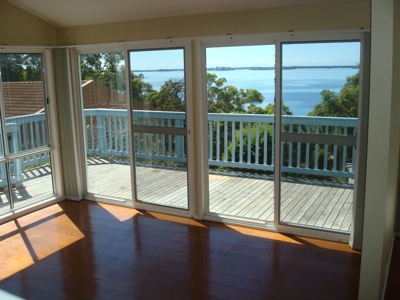 126 Fishing Point Road, Fishing Point NSW 2283