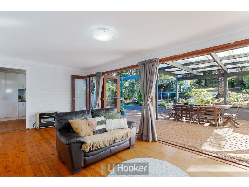 4 Kirkdale Drive, Kotara South NSW 2289