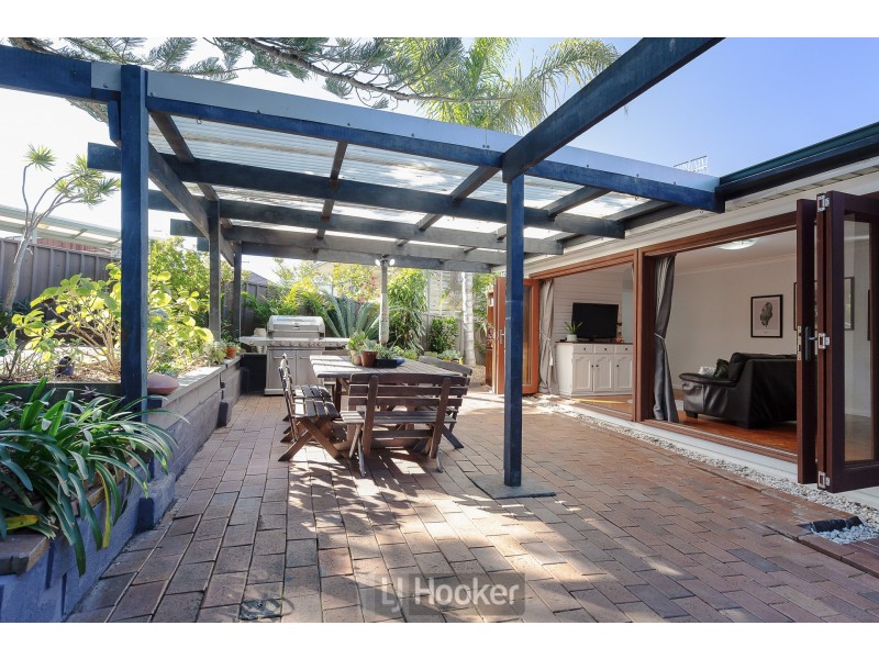 4 Kirkdale Drive, Kotara South NSW 2289