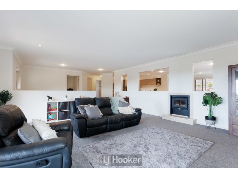 16 Chevron Close, Floraville NSW 2280