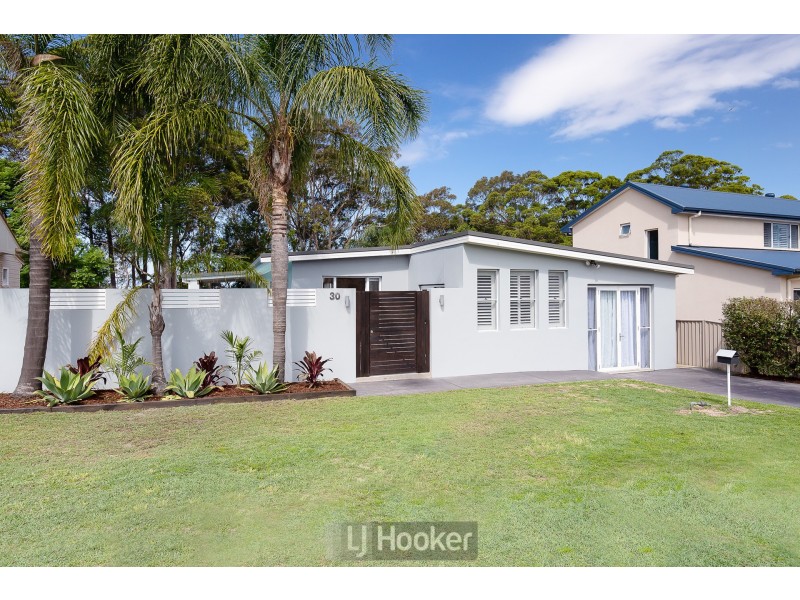 30 Panorama Parade, Warners Bay NSW 2282