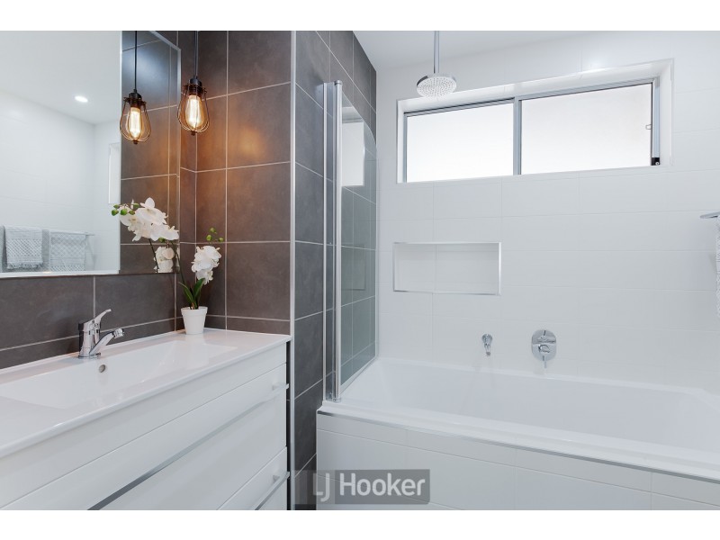 30 Panorama Parade, Warners Bay NSW 2282