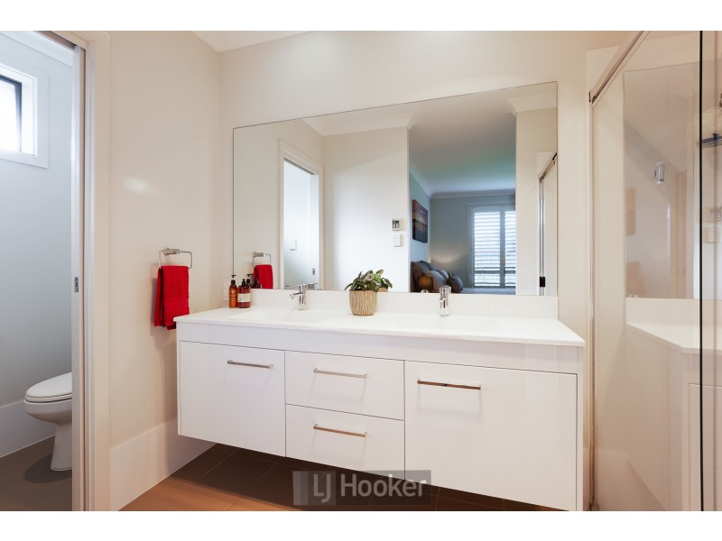 18 John Darling Avenue, Belmont North NSW 2280