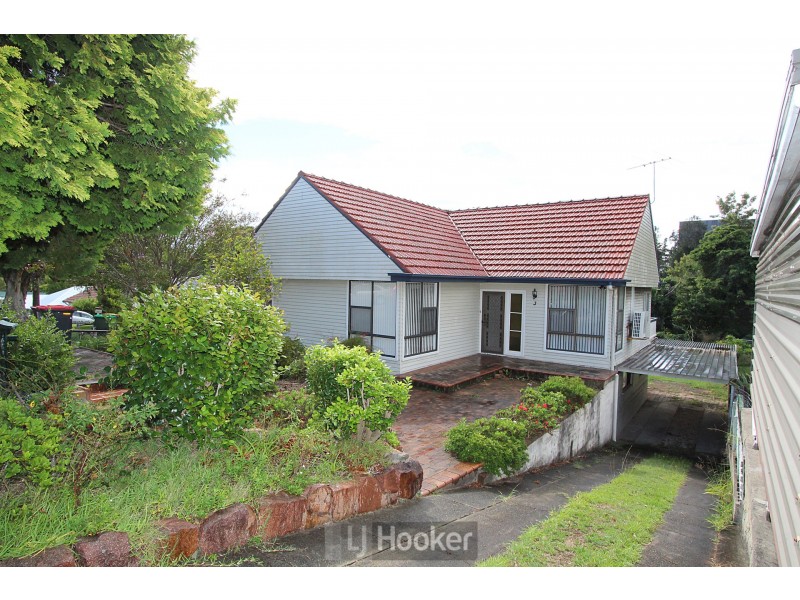 3 Hallvert Crescent, Charlestown NSW 2290