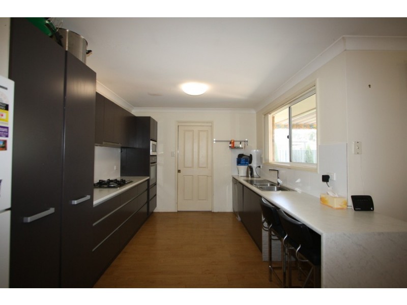 30 Grove Place, Cameron Park NSW 2285