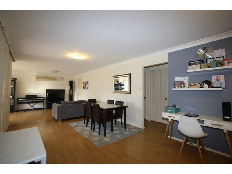 30 Grove Place, Cameron Park NSW 2285