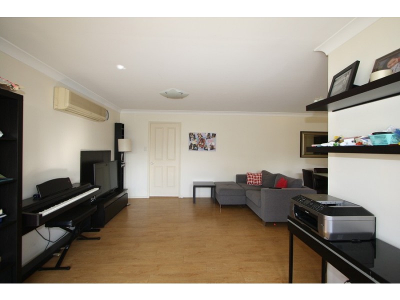 30 Grove Place, Cameron Park NSW 2285