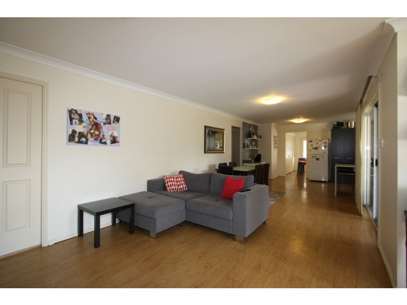 30 Grove Place, Cameron Park NSW 2285