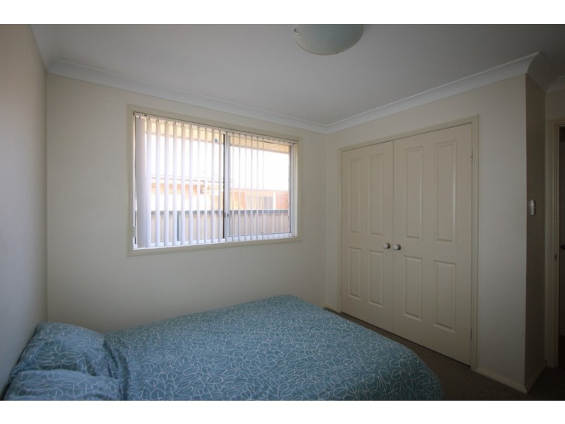 30 Grove Place, Cameron Park NSW 2285