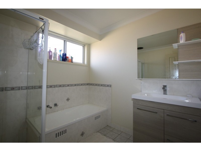 30 Grove Place, Cameron Park NSW 2285