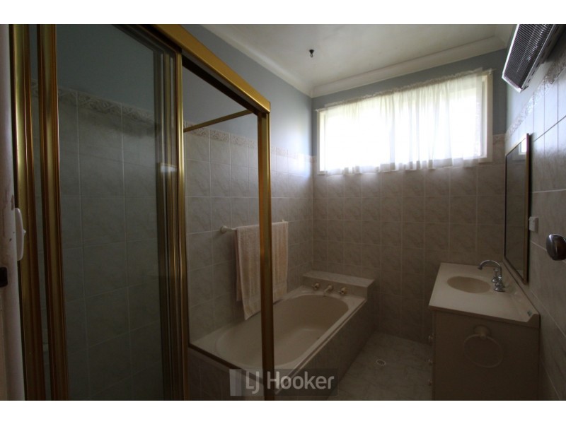 8 Warner Street, Warners Bay NSW 2282