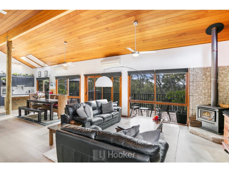 8 Robertson Road, Valentine NSW 2280