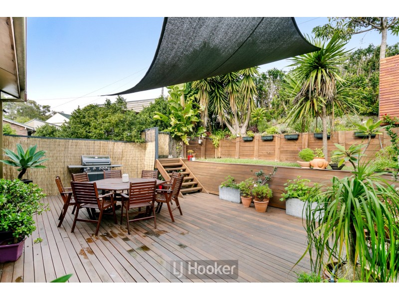 8 Robertson Road, Valentine NSW 2280