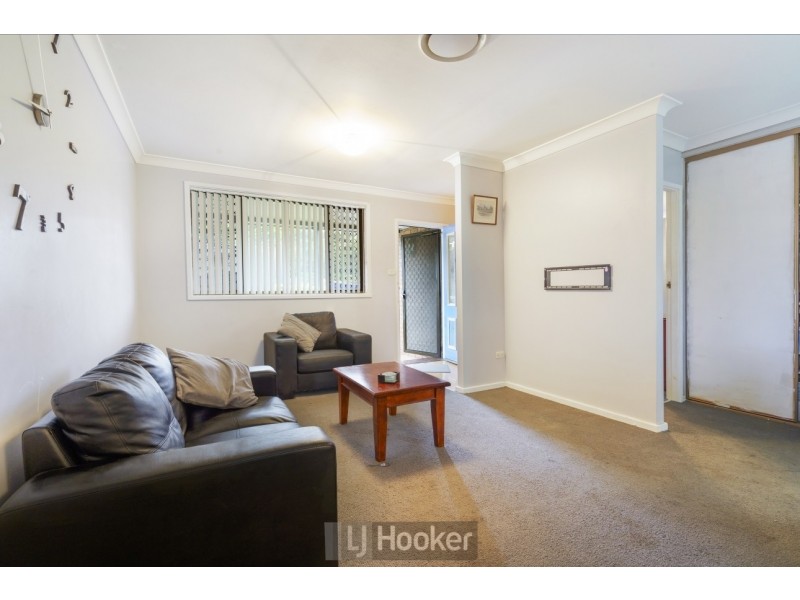 8 Kestrel Avenue, Mount Hutton NSW 2290