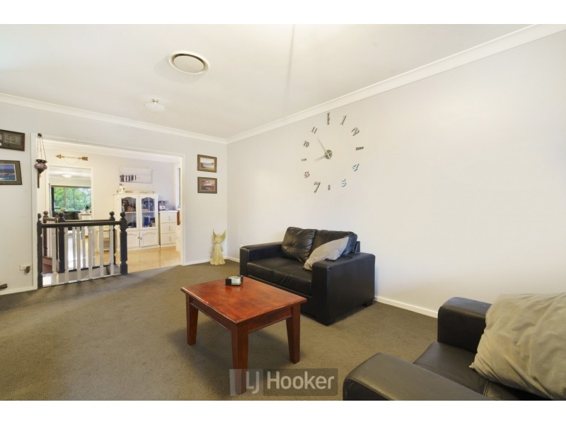 8 Kestrel Avenue, Mount Hutton NSW 2290